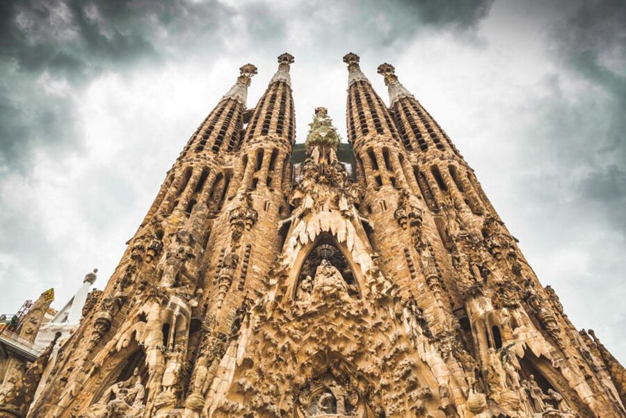 Sagrada Familia & Gaudi Guided Tour Private or Small Groups - Inside the Sagrada Familia with a guide or audio