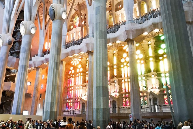 Sagrada Familia & Gaudi Tour Private or Small Group with Tickets - What the four-hour route really gives you