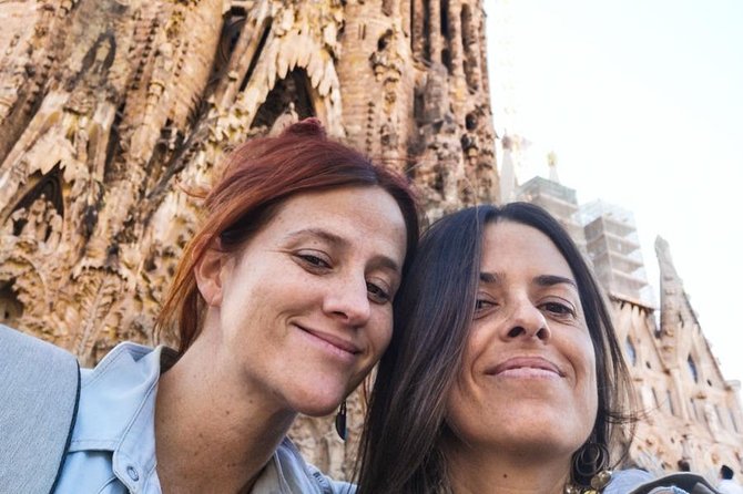 Sagrada Familia & Gaudi Tour Private or Small Group with Tickets - Palau Güell offers an early Gaudí clue