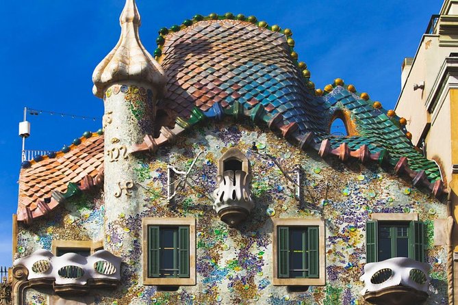 Sagrada Familia & Gaudi Tour Private or Small Group with Tickets - Medieval Barcelona around Portaferrissa and Santa Maria del Pi