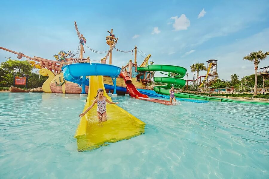 Salou: PortAventura Caribe Aquatic Park 1-Day Ticket - Start early and claim your base