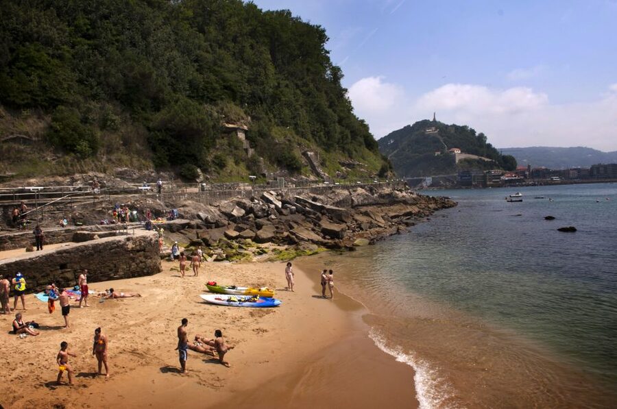 San Sebastian: Boat Tour with Stop at Santa Clara - Timing, weather, and practical limits