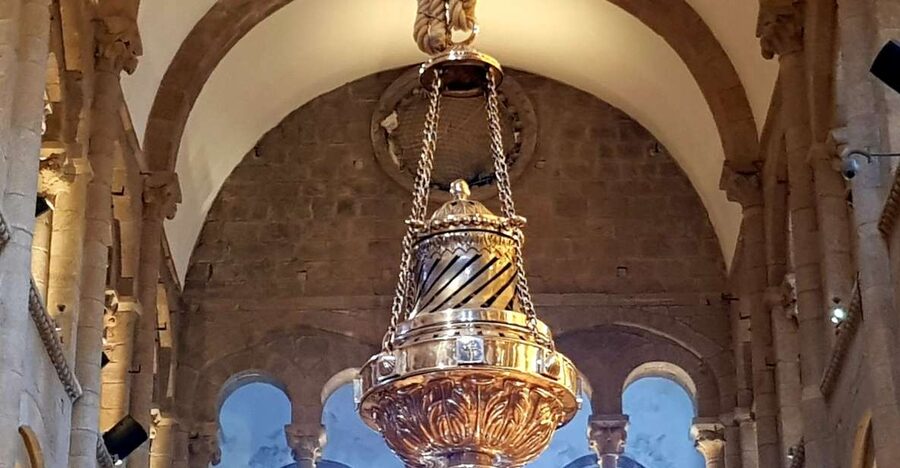 Santiago: Cathedral & Museum Tour + Pórtico of Glory Option - Why a guided visit helps inside Santiago Cathedral