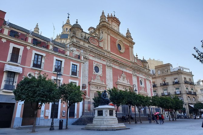 Sevilla Food Tour: Tapas, Wine, History & Traditions - Alfalfa’s narrow streets and small tavern menu