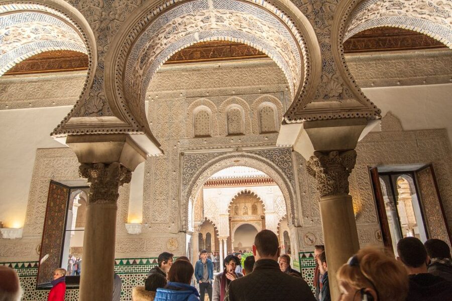 Seville: Alcázar and Cathedral Entry Ticket and Guided Tour - Who should book this tour?