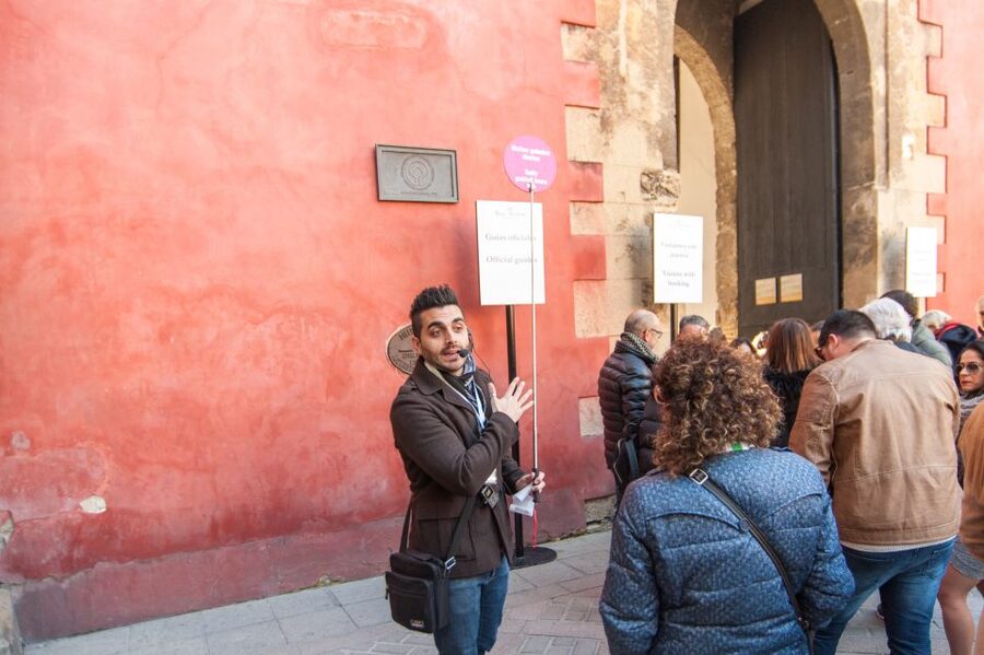 Seville: Alcázar and Cathedral Entry Ticket and Guided Tour - Meeting at Plaza del Triunfo