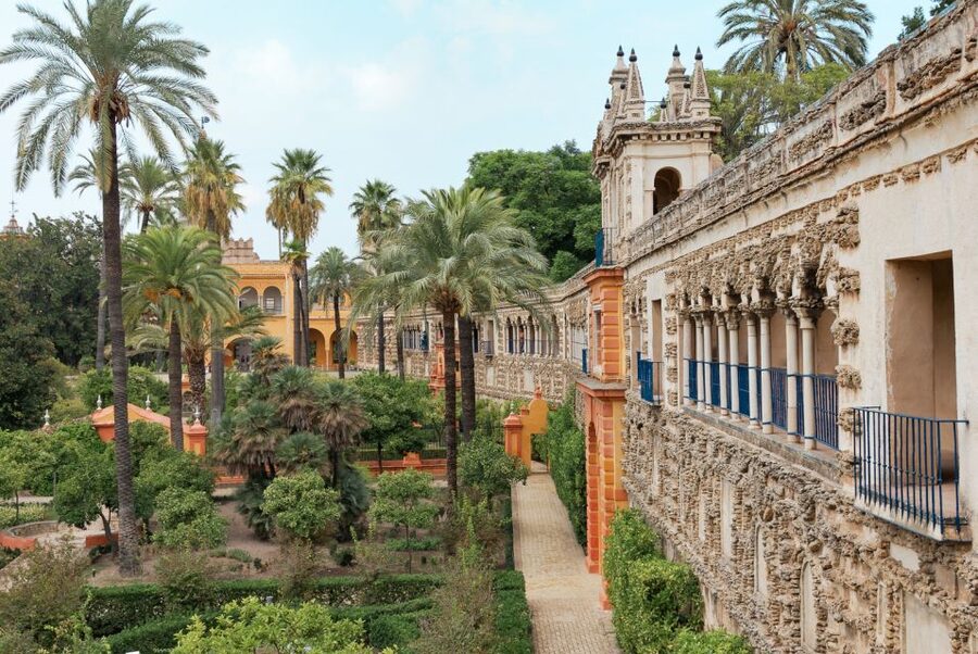 Seville: Alcázar, Cathedral & Giralda Fast Track Guided Tour - Should you book the Alcázar, Cathedral, and Giralda tour?