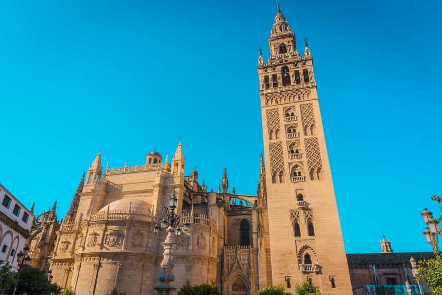 Seville: Alcázar, Cathedral & Giralda Fast Track Guided Tour - Who will enjoy this tour most