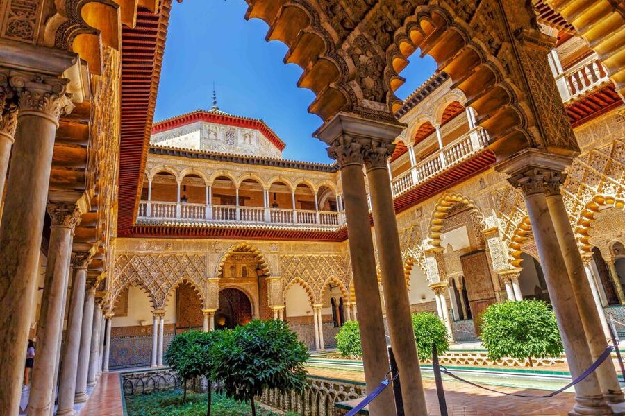 Seville: Alcázar Guided Palace Tour with Priority Access - Why a guide helps inside Seville’s Alcázar
