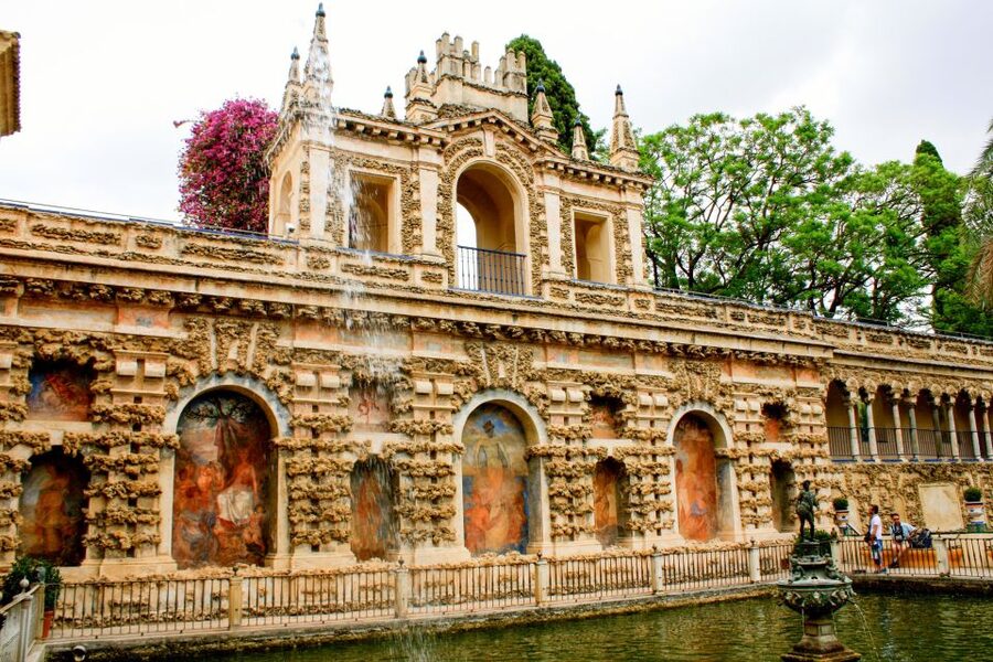 Seville: Alcazar Skip-the-Line Guided Tour with Tickets - A fast 90-minute pace