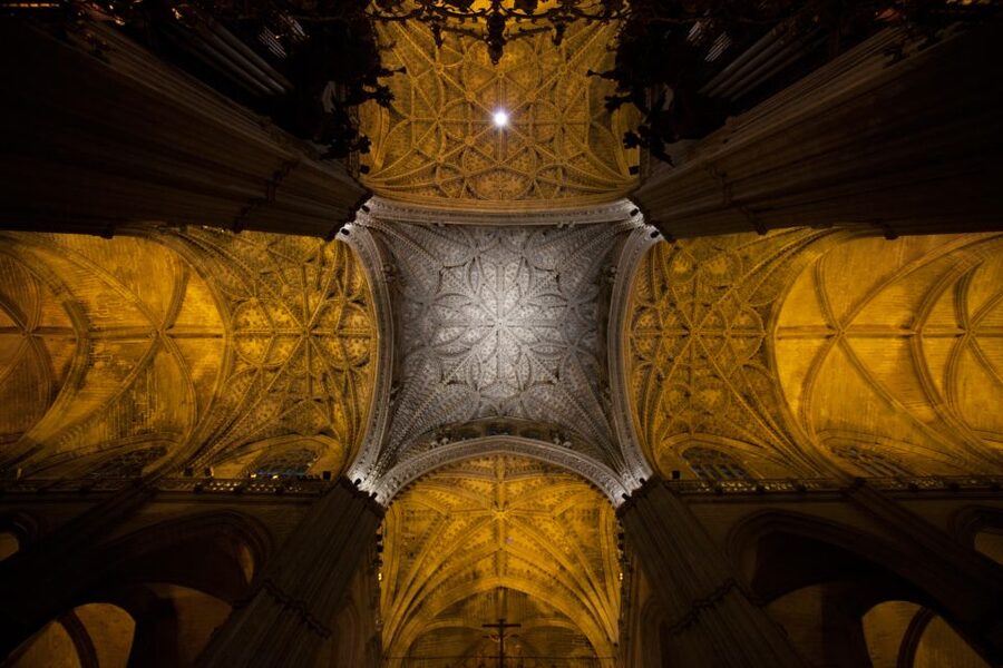 Seville Cathedral and Giralda Tower Guided Tour and Tickets - Dress rules and practical comfort