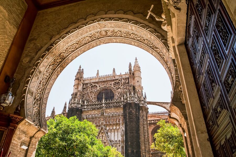 Seville: Cathedral and La Giralda Entry Ticket - A practical route through the cathedral and tower