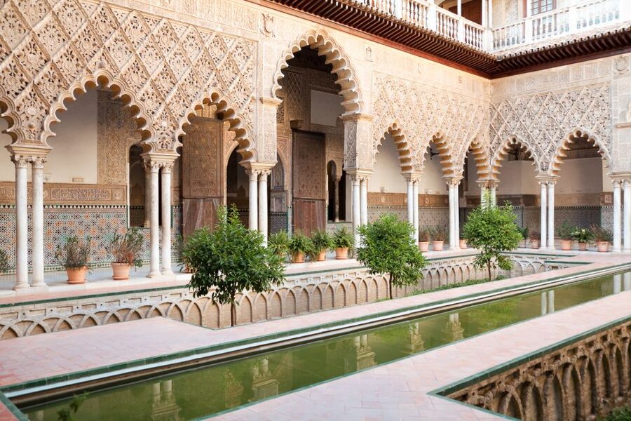 Seville: Cathedral, Giralda & Alcazar Entry With Guided Tour - How strong is the guiding?