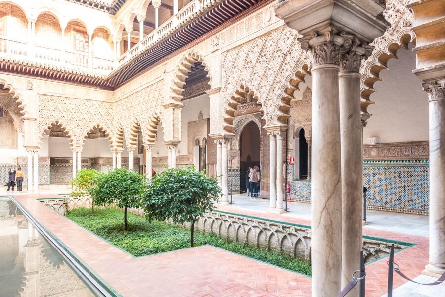 Seville: Cathedral, Giralda & Alcazar Entry With Guided Tour - Inside Seville Cathedral for 90 minutes