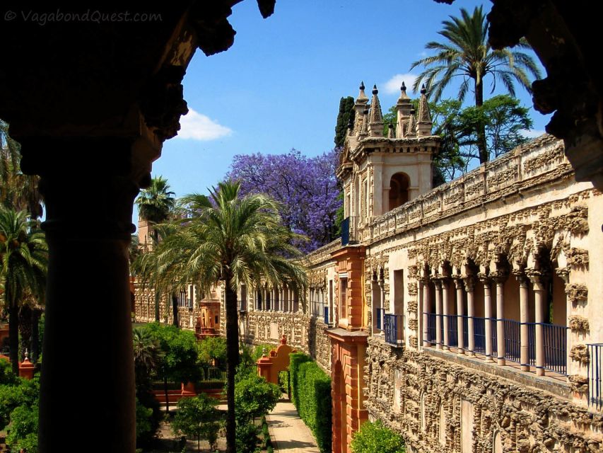 Seville: Cathedral, Giralda & Alcázar Guided Tour - Walking into the Real Alcázar