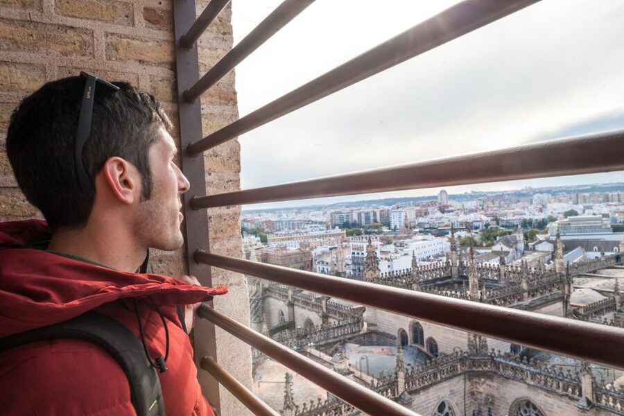Seville: Cathedral Guided Tour with Priority Access - Priority entry and the start of the visit