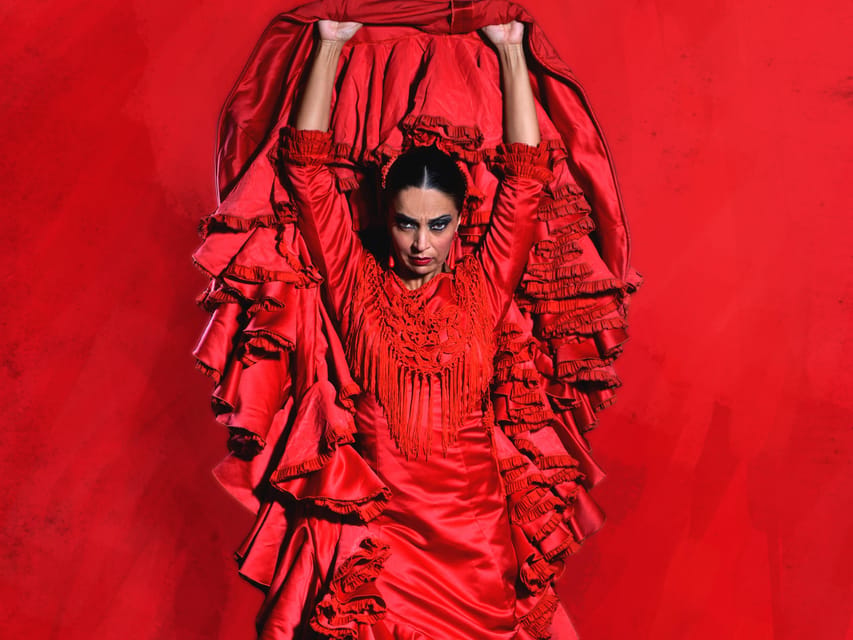 Seville: Live Flamenco Dancing Show Ticket at the Theater - Entering the theater and choosing your seat