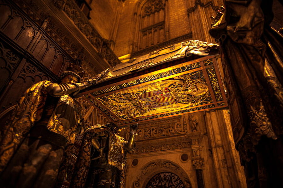 Seville: Priority Access Cathedral, Giralda & Alcázar Tour - Practical details that can affect your day