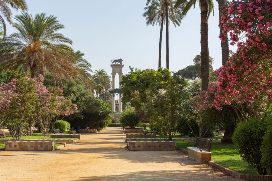 Seville: Relaxing City Bike Tour with a Tour Guide - Key points at a glance