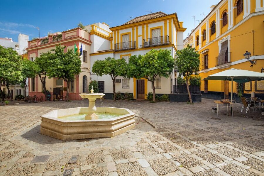 Seville: Relaxing City Bike Tour with a Tour Guide - Starting at Plaza de Santa Cruz