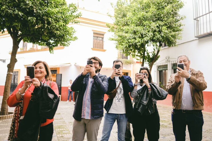 Seville: Small-Group Jewish Quarter Discovery Walking Tour - Plaza de Doña Elvira and the narrow streets of Santa Cruz