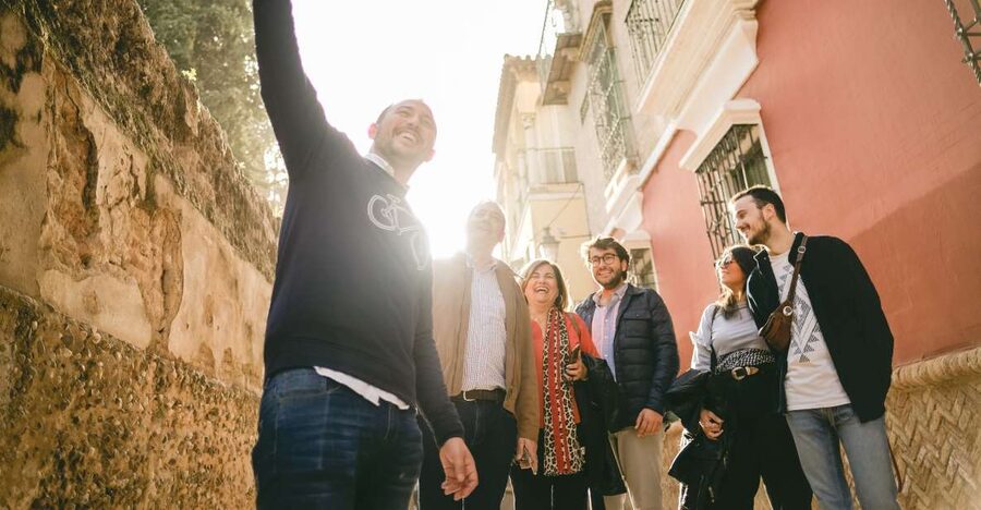 Seville: Small-Group Jewish Quarter Discovery Walking Tour - Santa Cruz Square and the story of Sephardic Seville