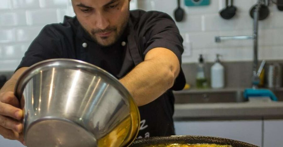 Seville: Spanish Cooking Class with Dinner - Meeting at Triana Market and getting started