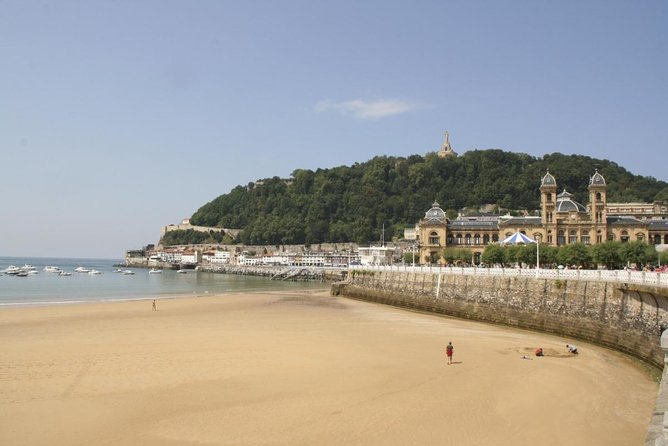Small-Group Electric Bike Tour in San Sebastián - Why an electric bike works so well in San Sebastián