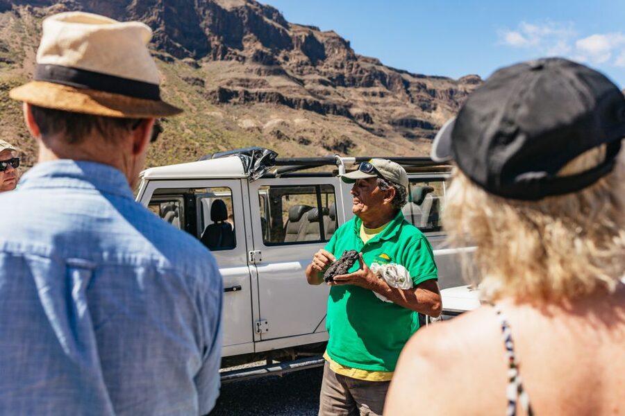 South Gran Canaria: Off-Road Valleys & Villages Jeep Tour - Guide style and language support