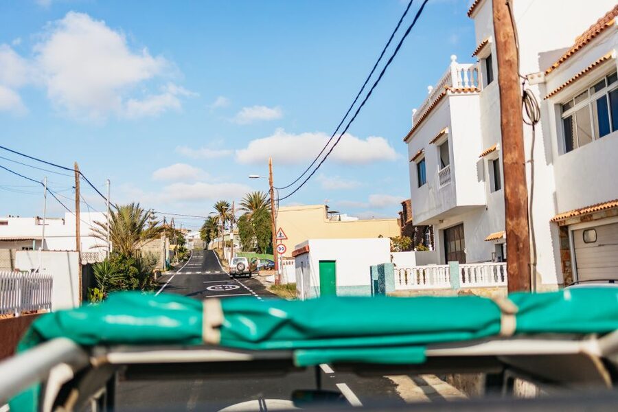 South Gran Canaria: Off-Road Valleys & Villages Jeep Tour - Lake Chira and the changing mountain scenery