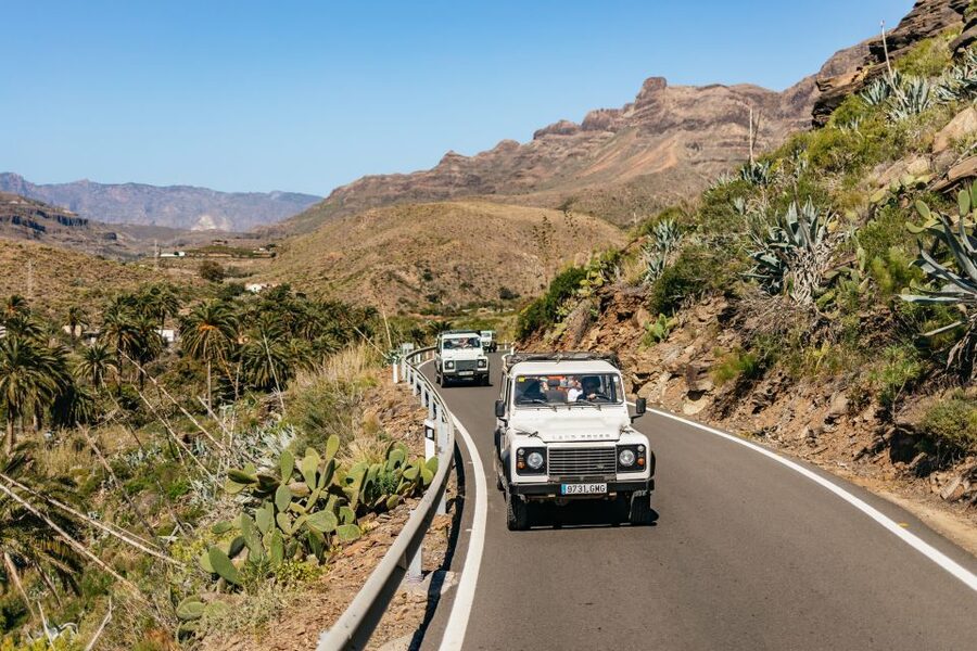 South Gran Canaria: Off-Road Valleys & Villages Jeep Tour - Coffee, church, and a pause in San Bartolomé de Tirajana