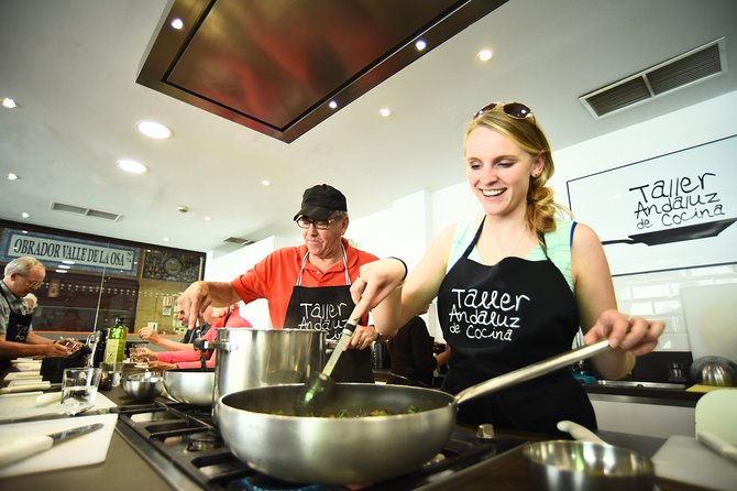 Spanish Cooking Class & Triana Market Tour in Sevilla - What the market walk adds to the meal
