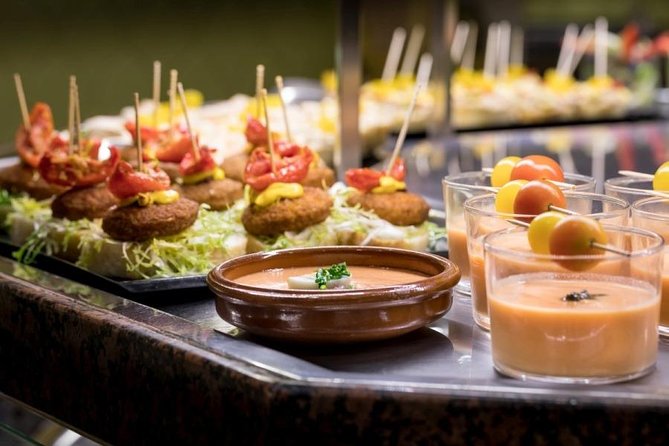 Tablao Flamenco Cordobes on Rambla Barcelona with Dinner Option - Drinks, seating, and the small-room tradeoff
