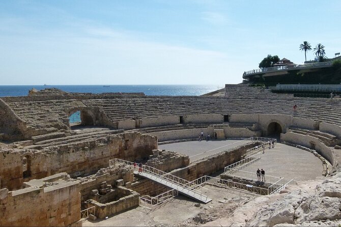 Tarragona and Sitges Tour with Small Group and Hotel Pick Up - The central market and the living city