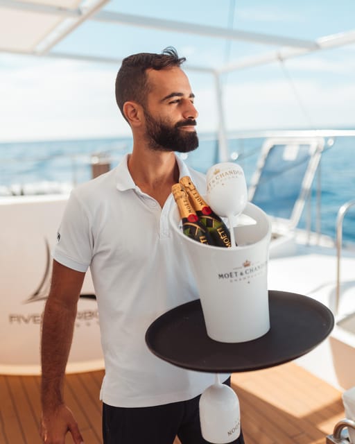 Tenerife: Catamaran Cruise with Brunch and Unlimited Drinks - Who should book this catamaran cruise?