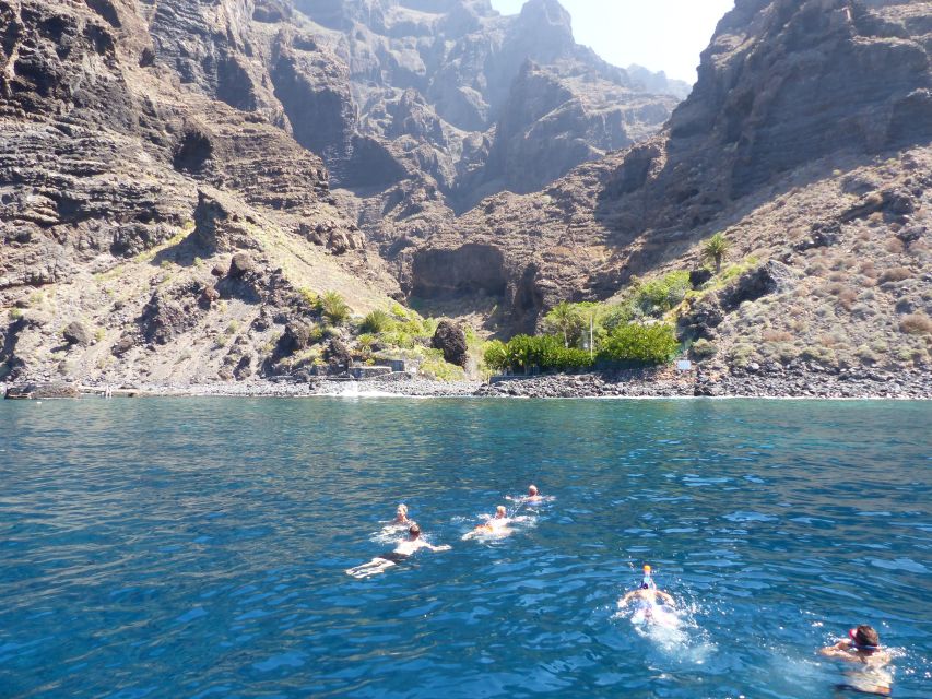 Tenerife: Los Gigantes Whale Watching Cruise by Sail Boat - The return ride and the best cliff views