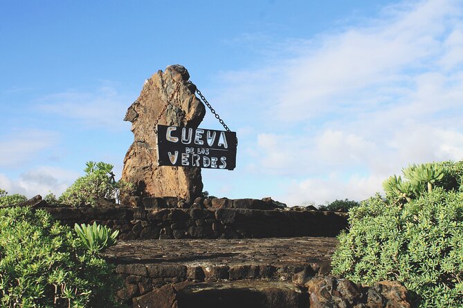 Tour to Timanfaya, Jameos del Agua, Cueva de los Verdes and viewpoint from the cliff - La Geria and a very brief wine tasting