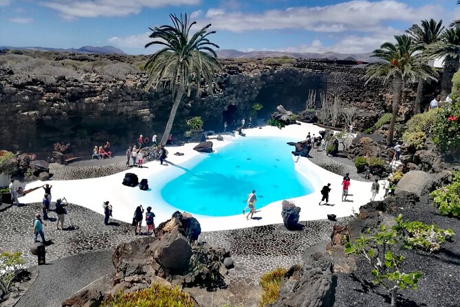Tour to Timanfaya, Jameos del Agua, Cueva de los Verdes and viewpoint from the cliff - The camel stop and the optional extra cost