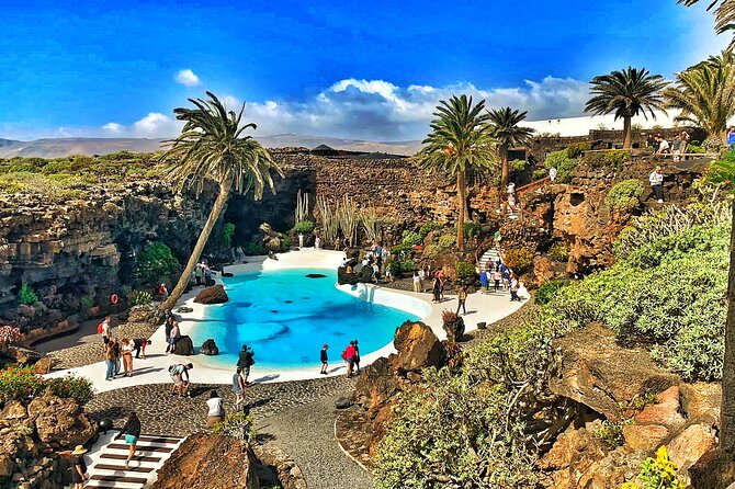 Tour to Timanfaya, Jameos del Agua, Cueva de los Verdes and viewpoint from the cliff - Jameos del Agua and the art of César Manrique