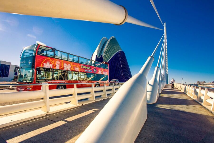 Valencia: 24 or 48-Hour Hop-on Hop-off Bus Ticket - City of Arts and Sciences, Oceanogràfic, and Aqua