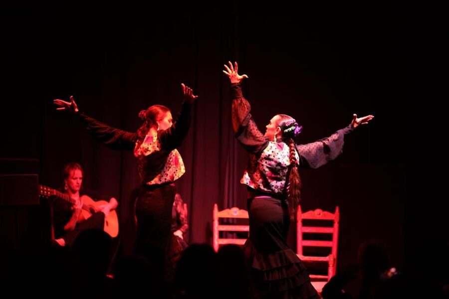 Valencia: Authentic Flamenco Show Entry Ticket - Arriving at Ca Revolta in central Valencia