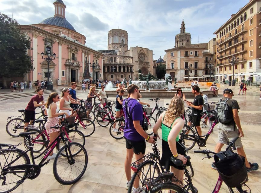 Valencia: City Highlights Guided Bike Tour - Entering the Turia Gardens