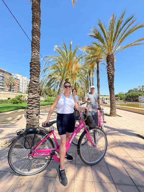 Valencia: City Highlights Guided Bike Tour - Guides, languages, and the feel of the ride