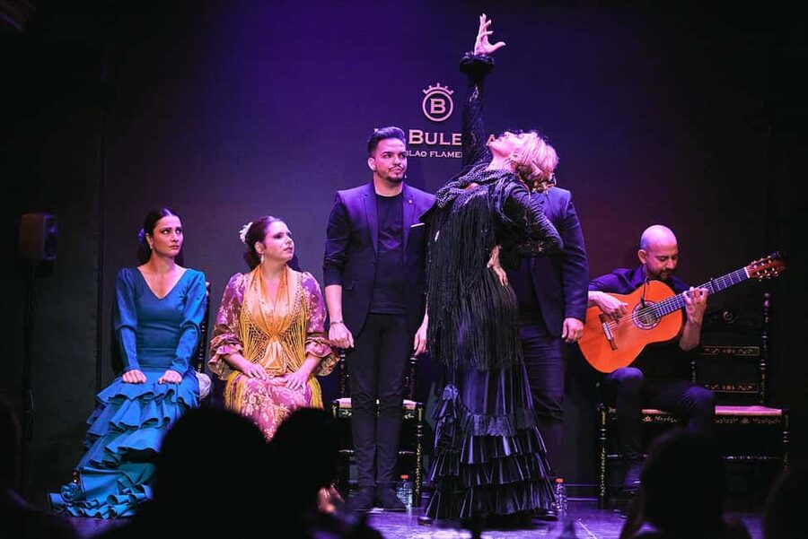 Valencia: Flamenco Show with Dinner at La Bulería - Who should book La Bulería?