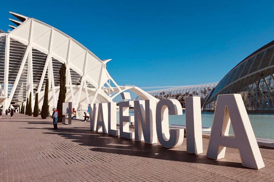 Valencia: Top 25 Highlights Guided Bike Tour - Starting in Russafa and reaching Estació del Nord