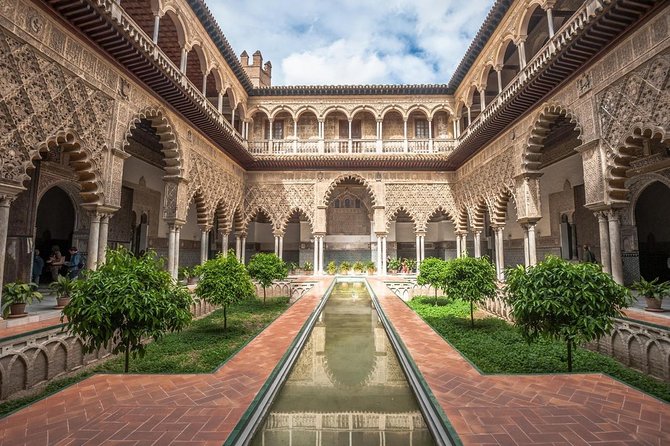 VIP Guided Seville Alcazar Pre-Opening, Cathedral & Old Town - Why the 8:30 a.m. start matters