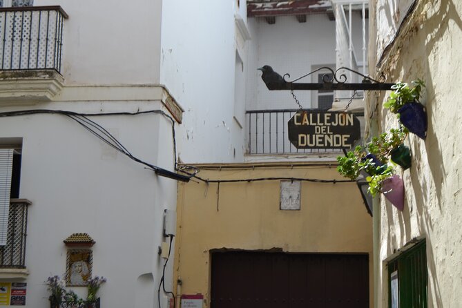 Walking Tour through Cádiz: Stories from the hand of a local guide - La Caleta, Cádiz beside the water