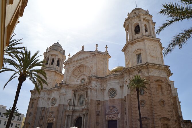 Walking Tour through Cádiz: Stories from the hand of a local guide - The Central Market, with only 10 minutes to look around