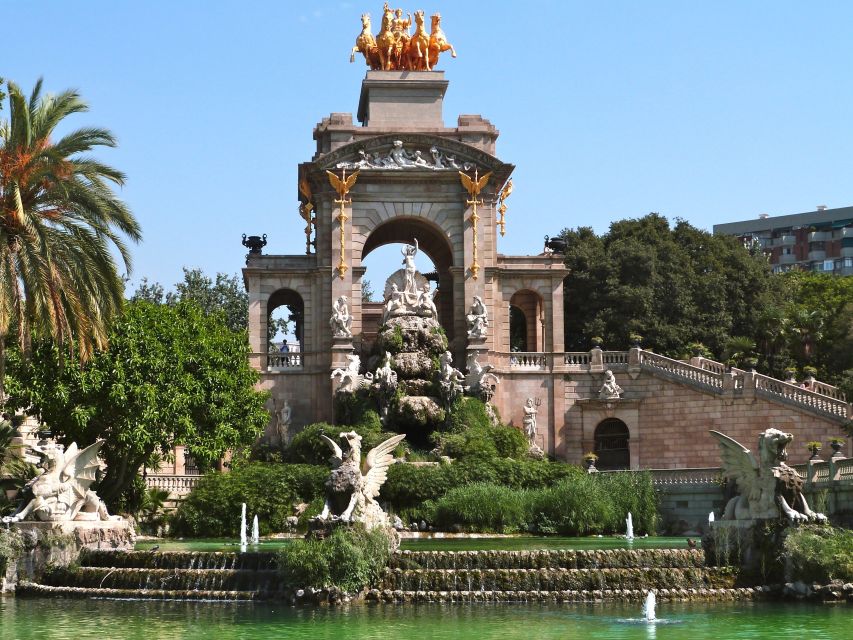 Welcome to Barcelona: Private Tour with a Local - Meeting guides who adapt to your pace